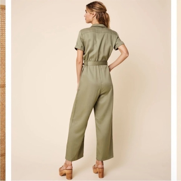 UNTUCKit Jumpsuit  Woman’s size large earthy‎ green minimalist - Picture 13 of 15